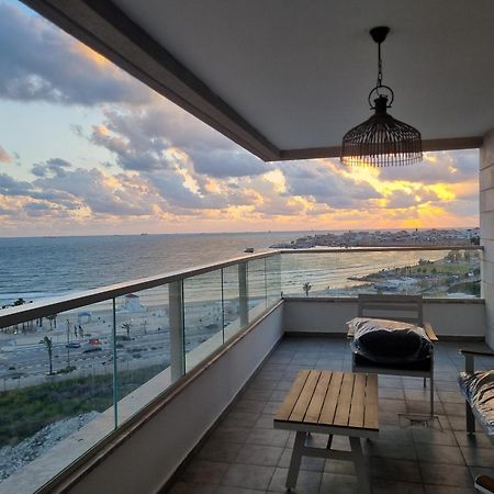 Beachfront Gallery Acre Luaran gambar