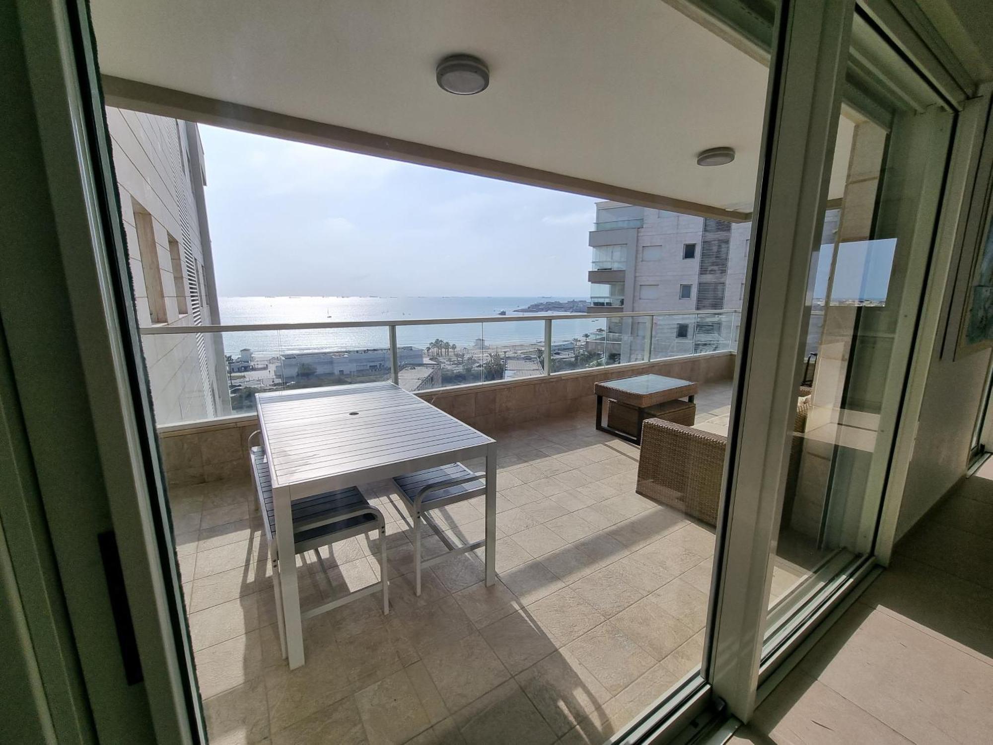 Beachfront Gallery Acre Bilik gambar
