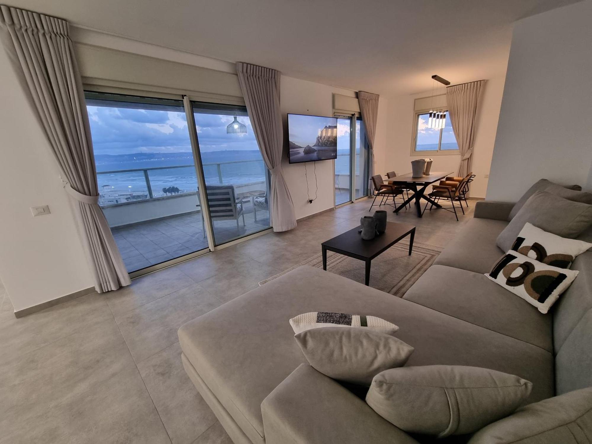 Beachfront Gallery Acre Bilik gambar