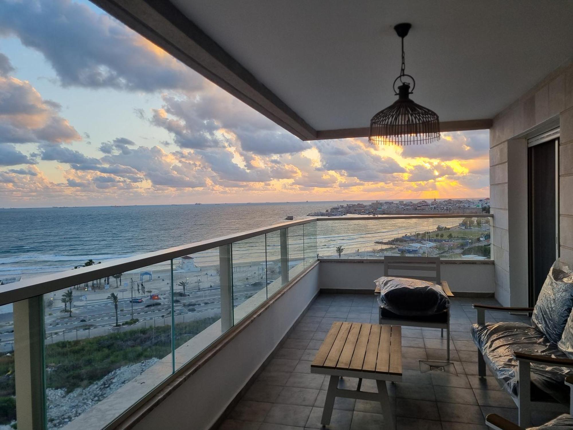 Beachfront Gallery Acre Luaran gambar