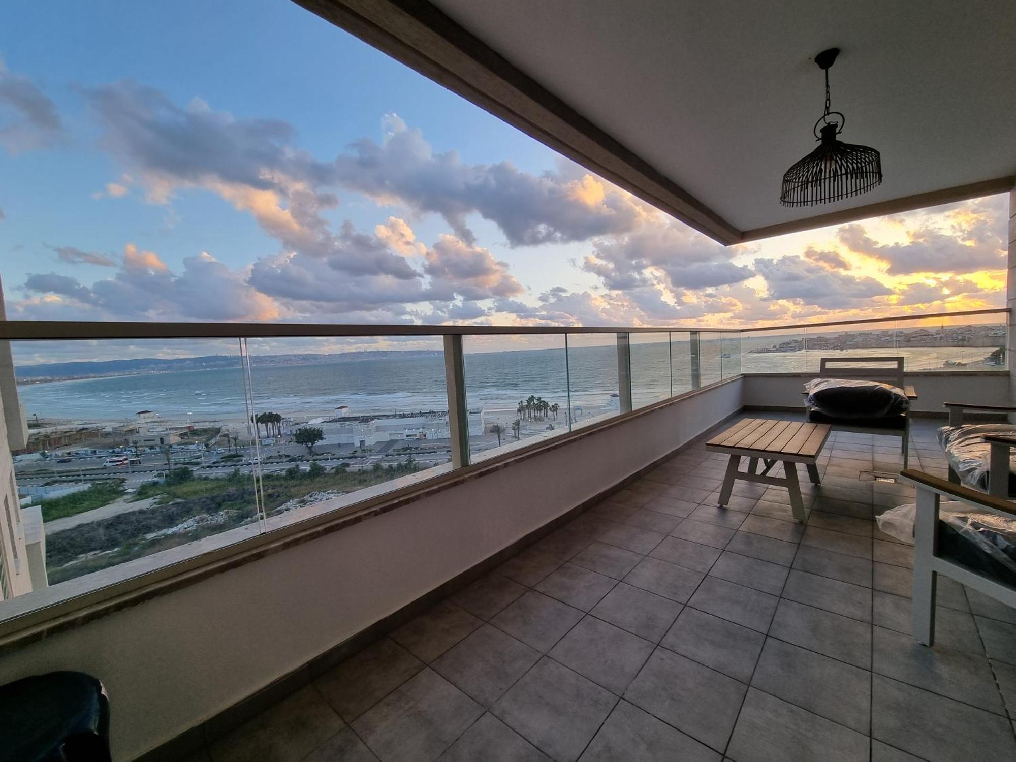 Beachfront Gallery Acre Luaran gambar