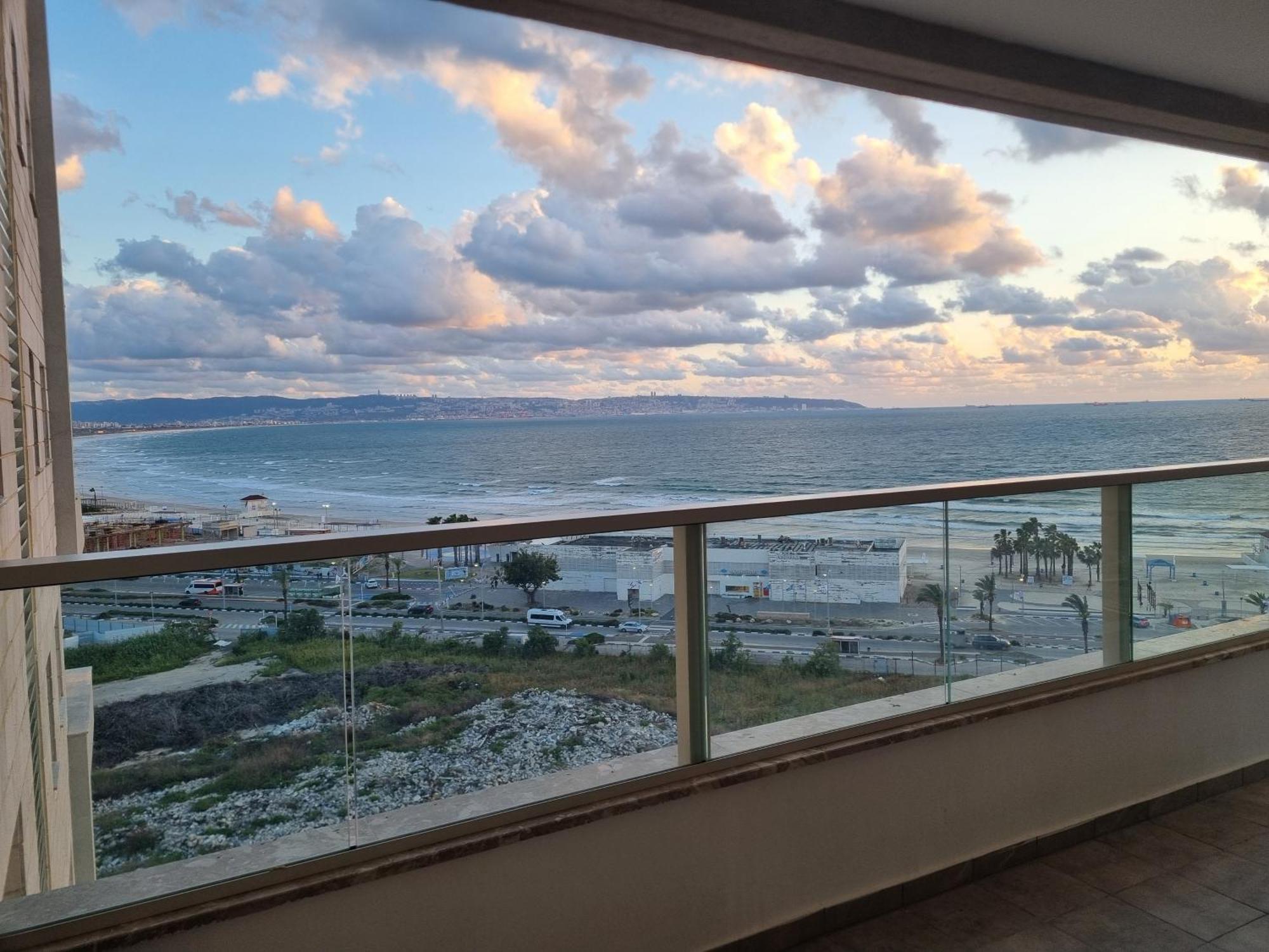Beachfront Gallery Acre Luaran gambar
